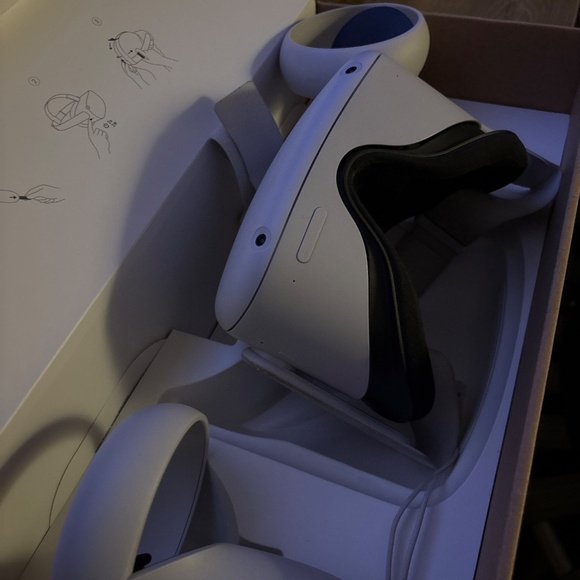 VR Headset Oculus Quest 2  like new! 265 GB - Picture 5 of 5